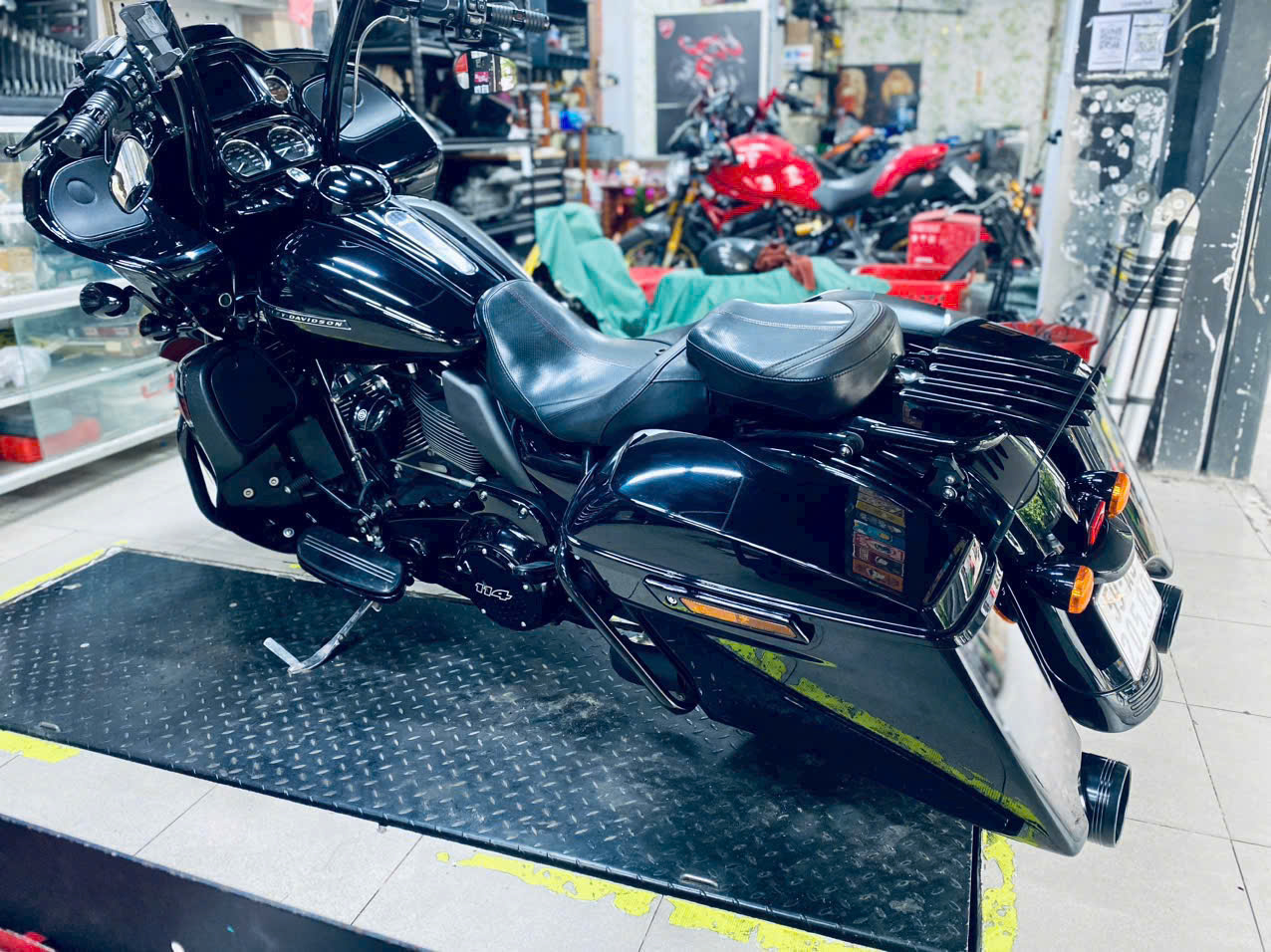 Thợ cứu hộ xe máy tại TP.HCM